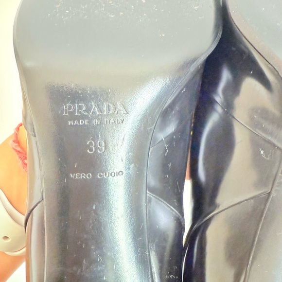 Prada Vintage Black pleated brushed leather square toe pumps EU 39 - Picture 8 of 8